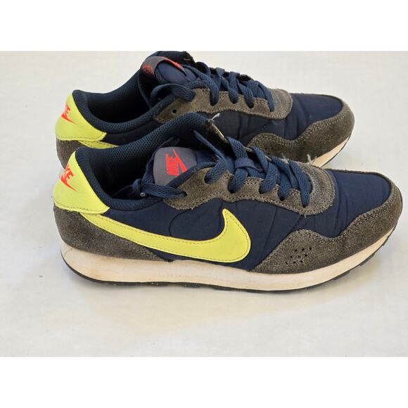 Nike MD Valiant Deep Ocean Limelight CN8558-400 - Size 4.5Y - Picture 1 of 7